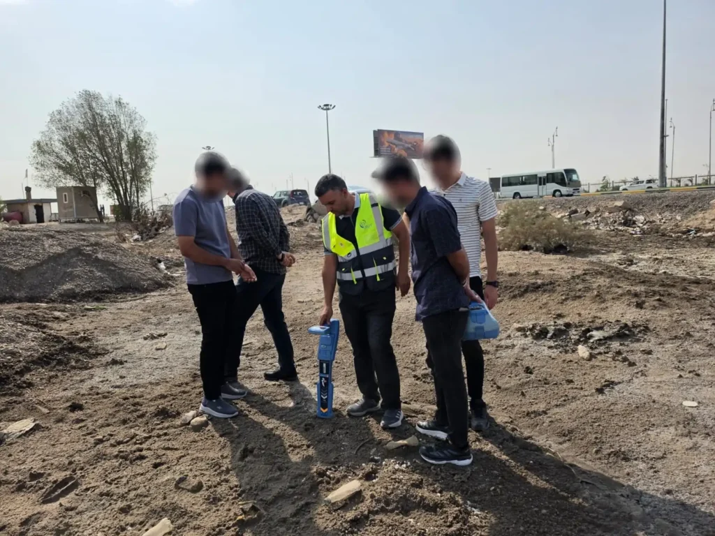 The client&rsquo;s engineers gathered around the RD8200G while a buried service is traced