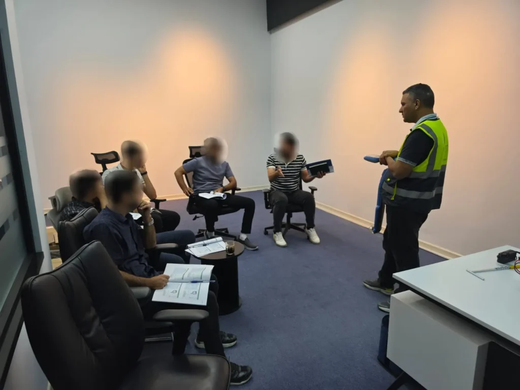 Discussion with the engineering team during the classroom part of the course